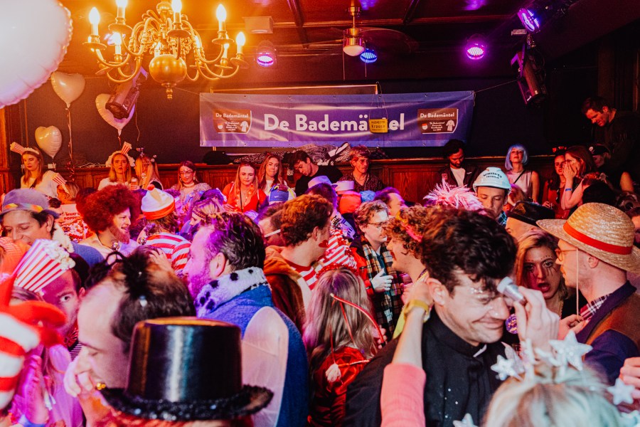 Bademäntel Party Cologne